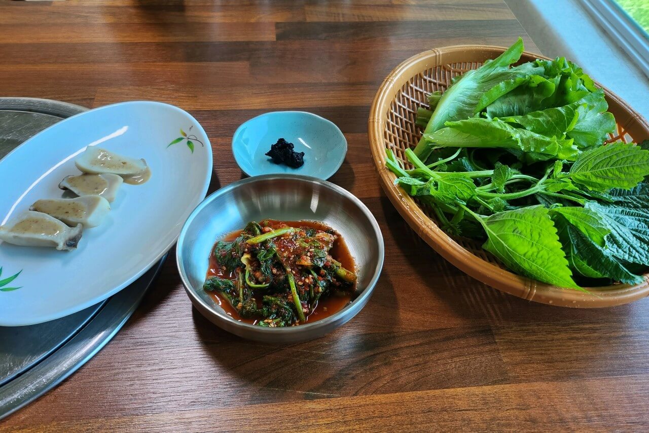 식객 허영만의 백반기행 297회 귀궁 육성재와 함께한 춘천 밥상 춘천 메기구이와 메기매운탕 맛집