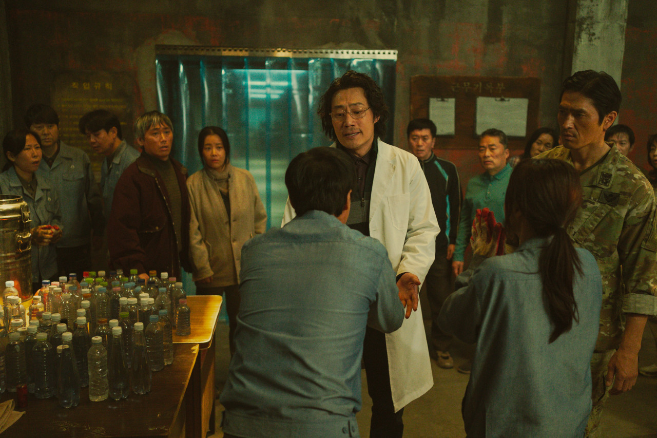 넷플릭스 영화 황야 콘크리트유토피아 유니버스 정보 등장인물 줄거리 내용 결말 후기 평점