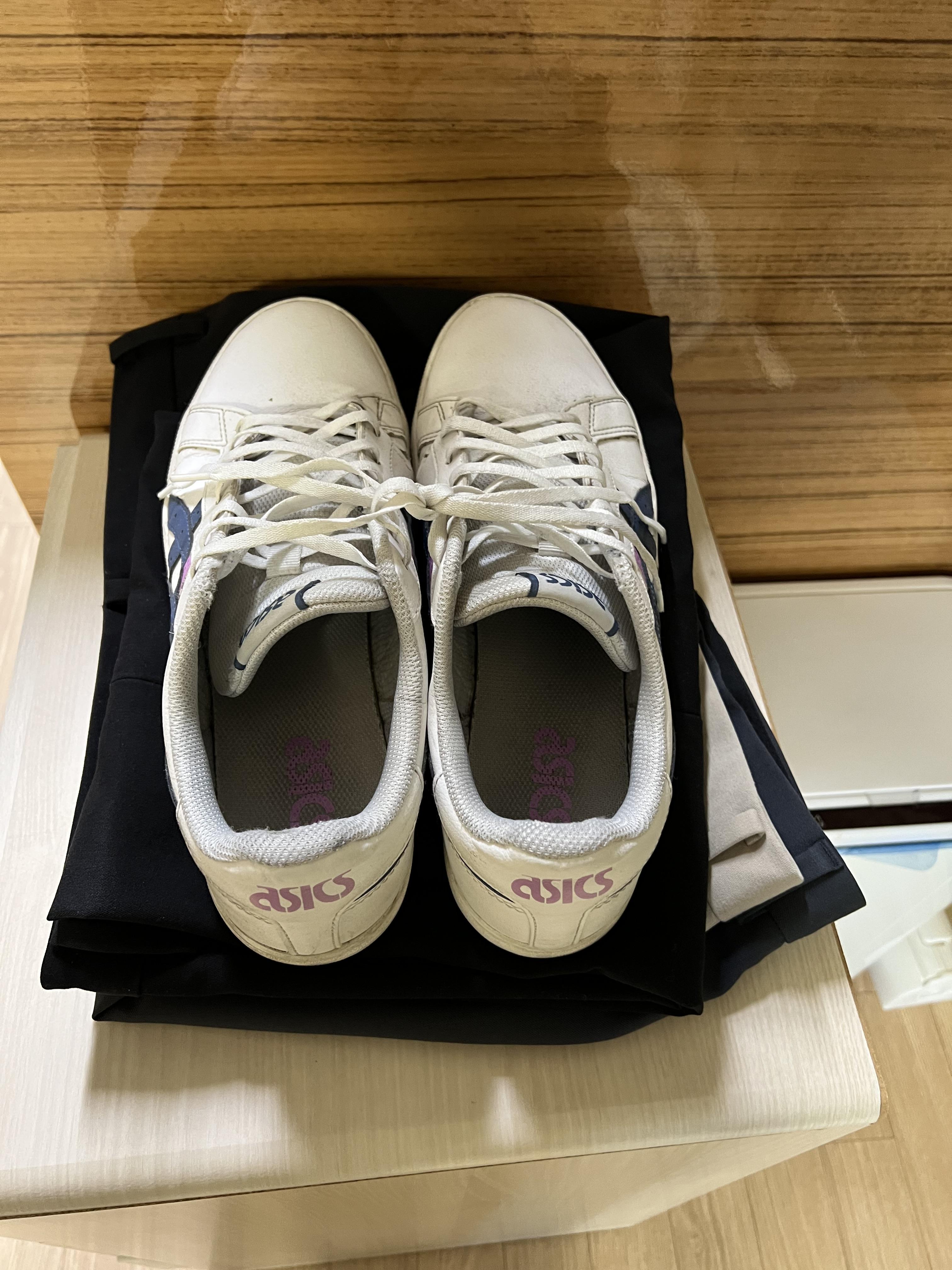 출퇴근 용으로 신었던 하얀 단화 스타일 운동화