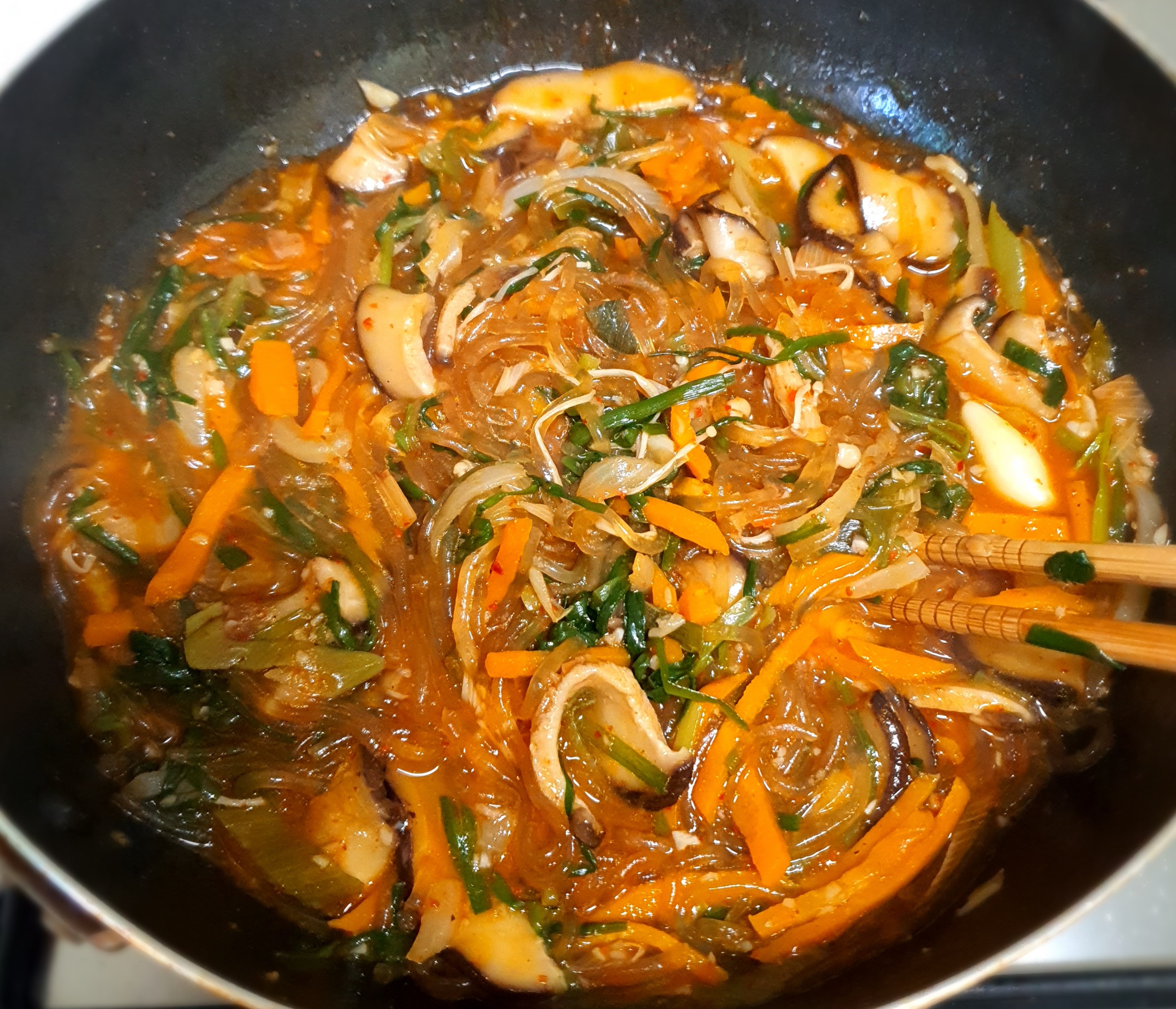 물이-졸아들-때까지-볶아요.