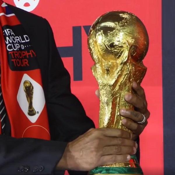 FIFA월드컵 트로피 재질 무게, 줄리메컵 영구소장 국가 및 연도는