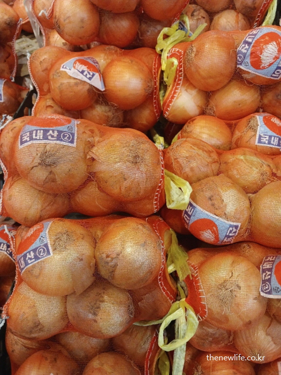 국내산 양파 포장 판매, 고지혈증 관리와 혈액순환 개선에 도움을 주는 양파 효능