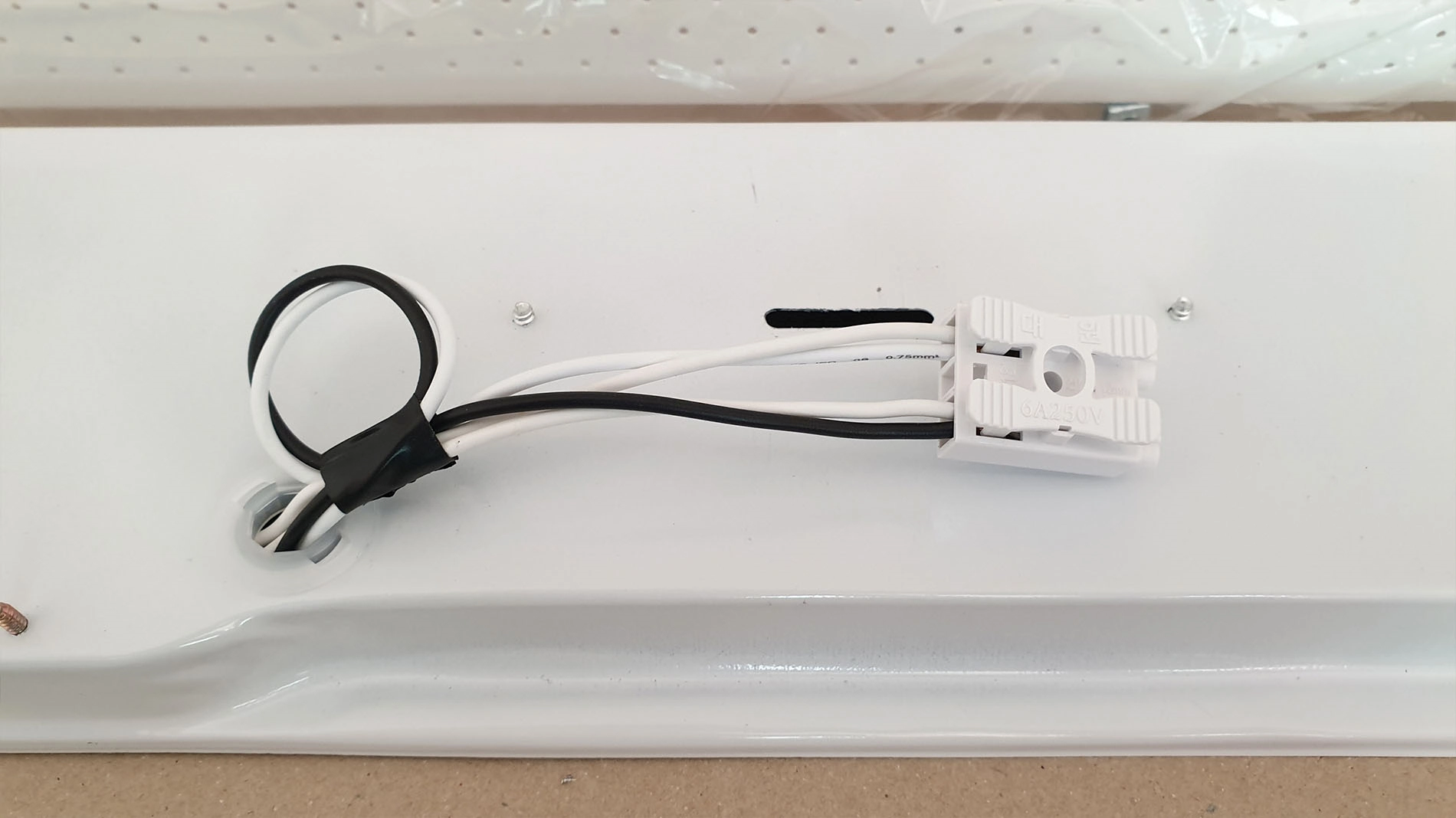 잔광콘덴서 연결 완료 모습