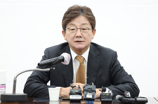 유승민 전 국민의힘 의원이 11일 대구 수성구 국민의힘 대구시당에서 열린 기자 간담회에서 발언하고 있다. 연합뉴스