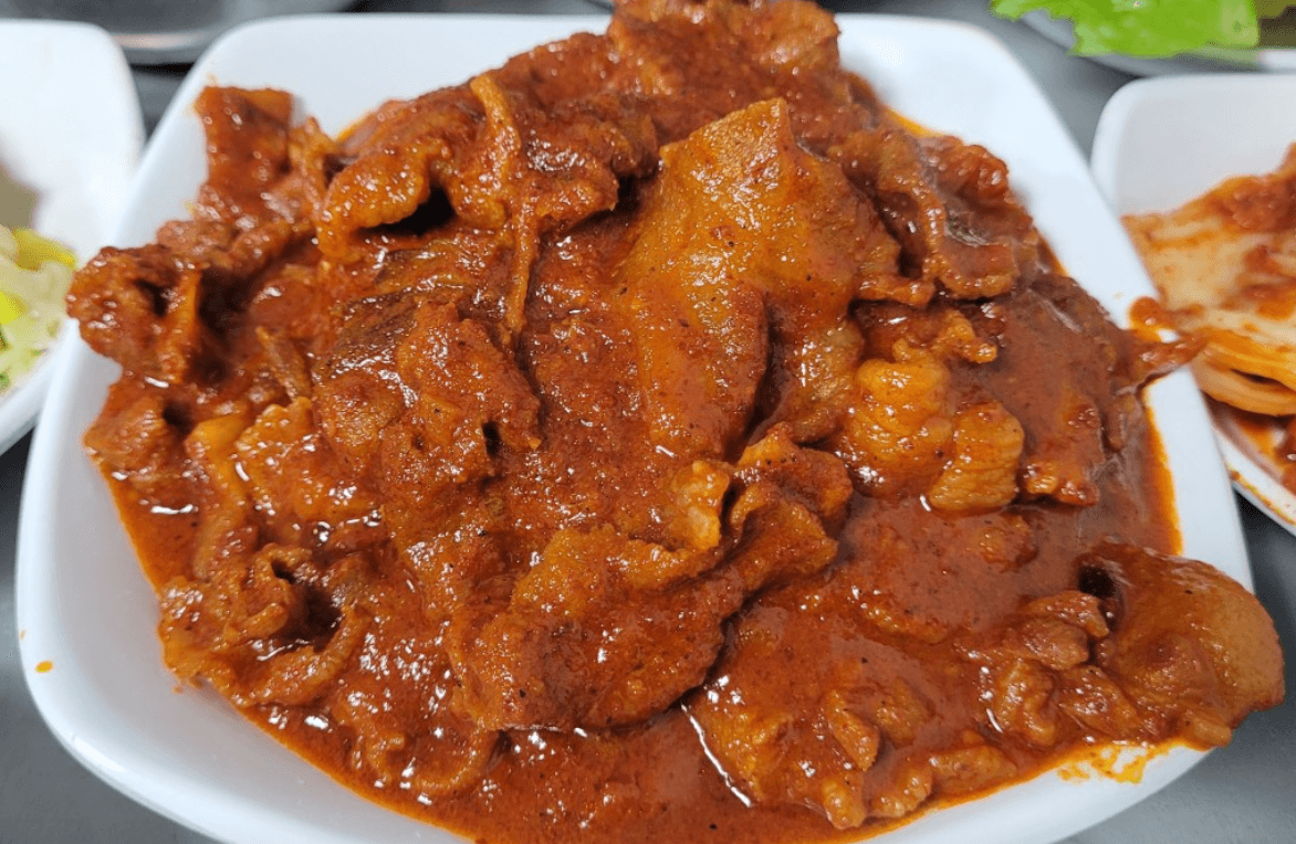 점심-n-7천원-백반집-반찬제육