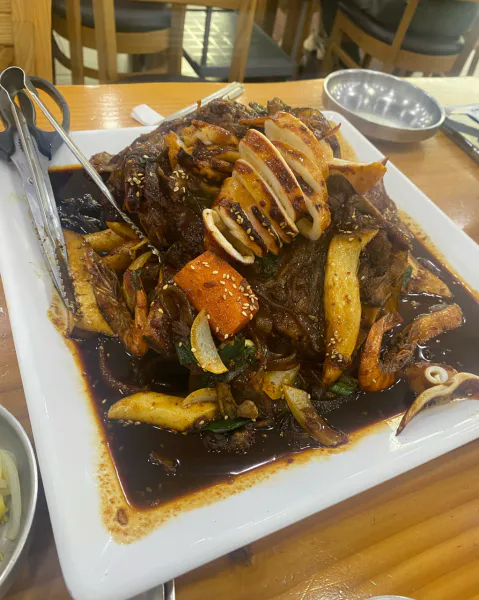 생생정보 대결 맛 대 맛 25cm 뼈 탑 감자탕 vs 해물간장뼈찜 음식점