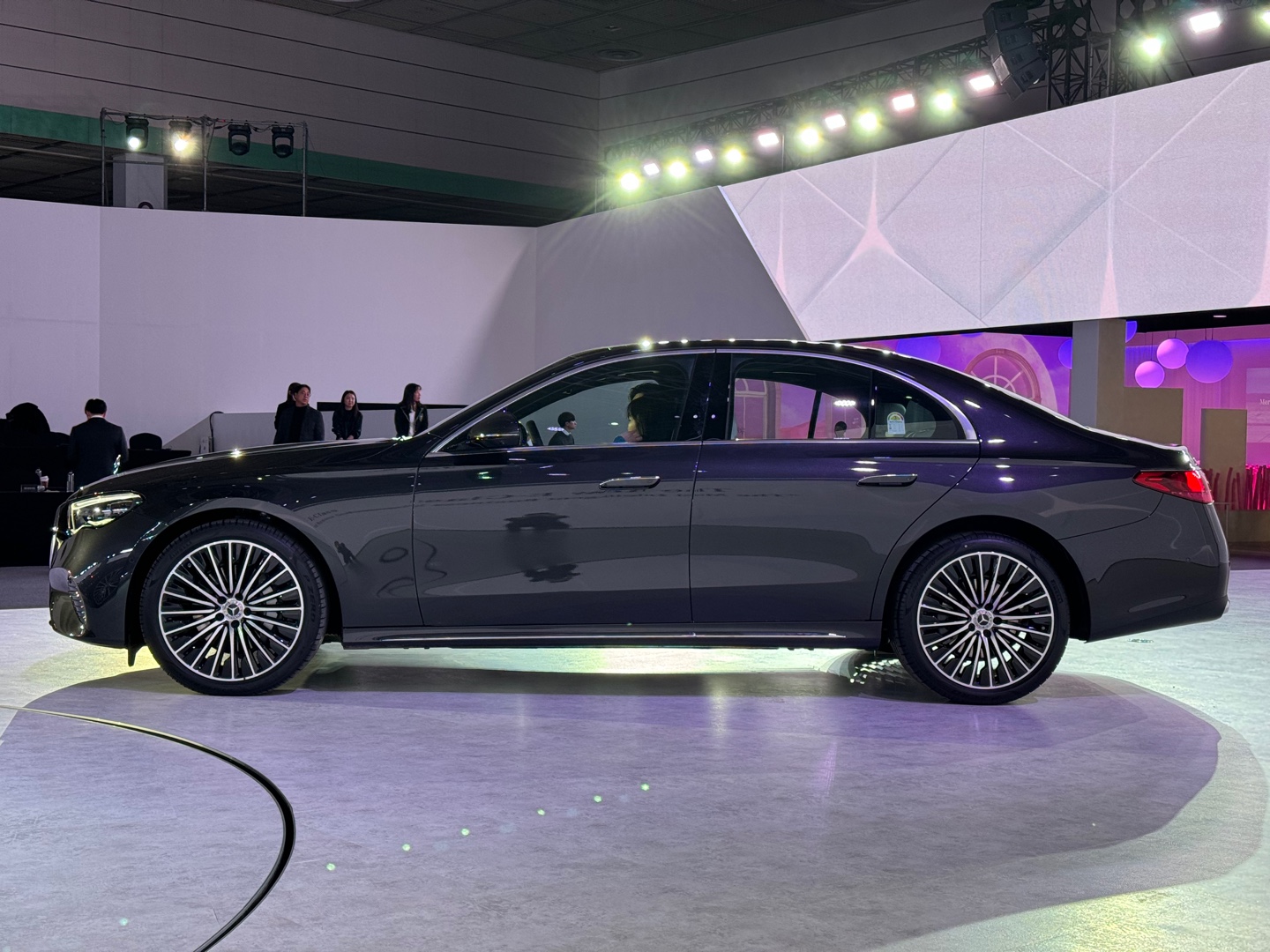 메르세데스-벤츠 더 뉴 E클래스(W214)