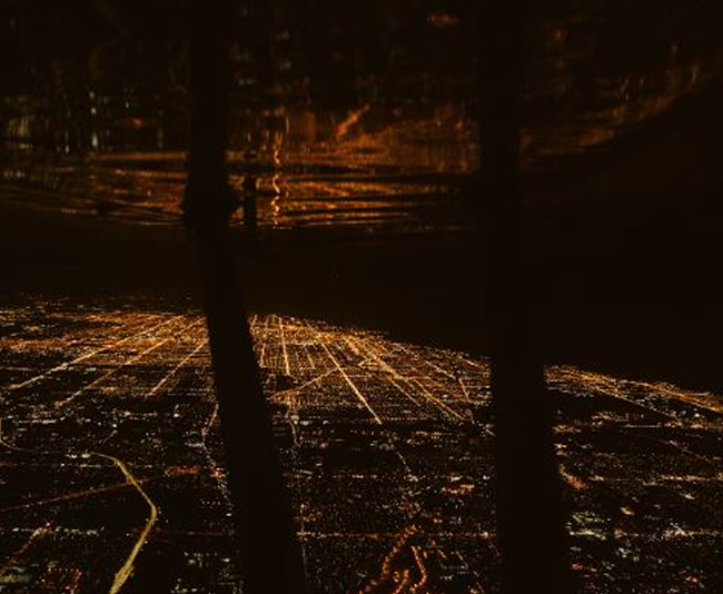 출처: unsplash / 어두운 밤하늘 사진