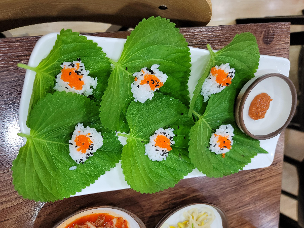 날치알 쌈밥