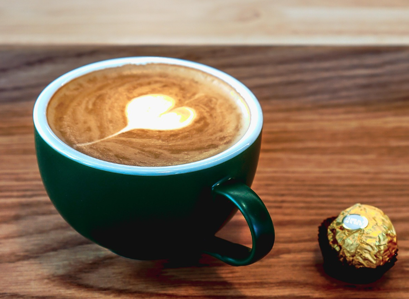 커피 대신 마실 수 있는 건강한 대체 음료 추천에 대한 사진