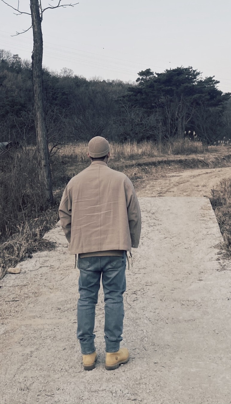 데일리룩(오뭘입)_무신사스탠다드 비니, 레이벤 선글라스, 라퍼지스토어야상, 바스틱 니트, 제멋 청바지, 팀버랜드 미디엄옐로우워커, 꿀조합스타일링 OOTD