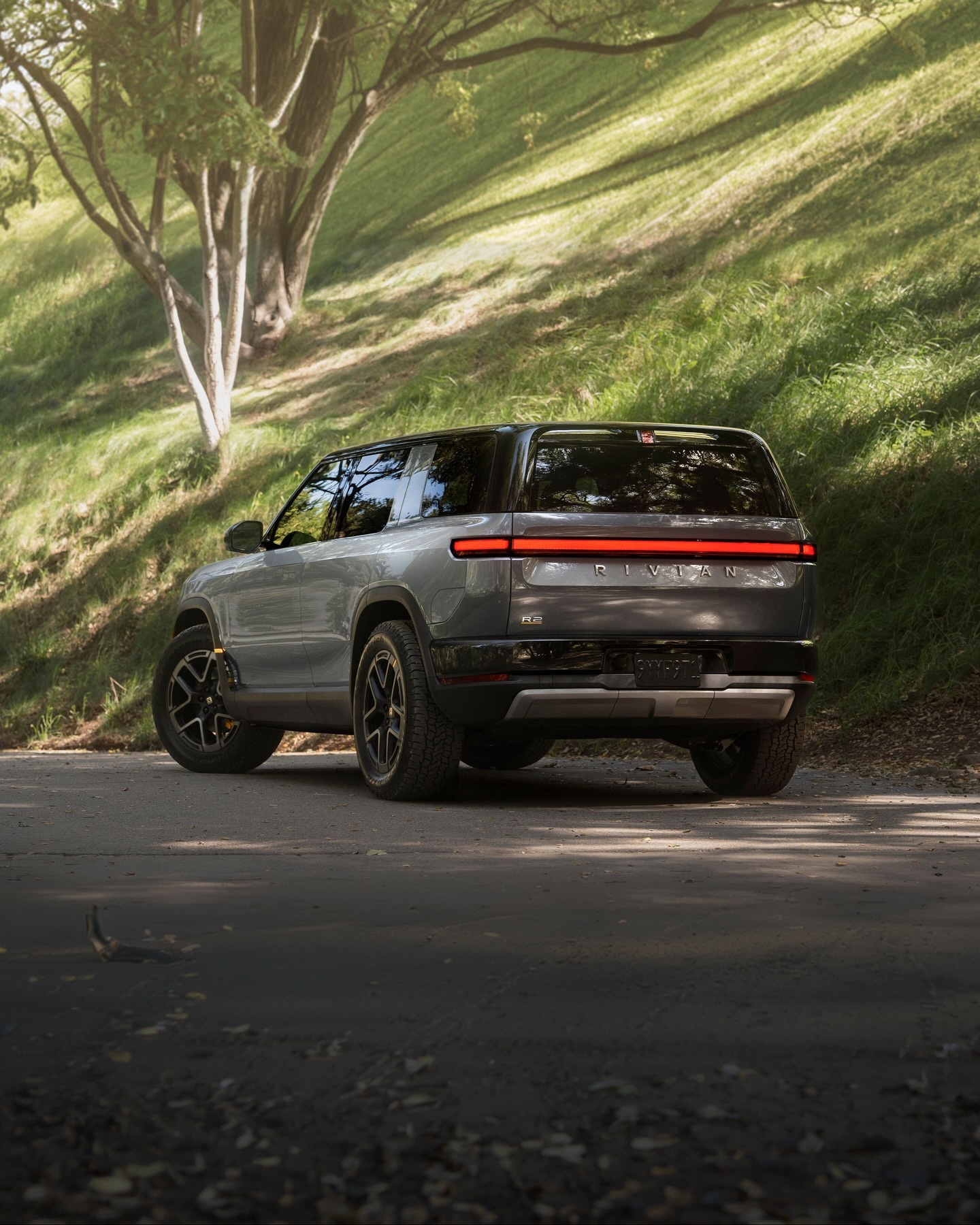 Rivian R2 프런트 트렁크 오픈