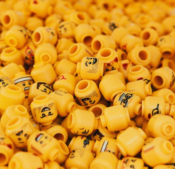 광고가 내 뇌를 설득하는 방식 – 무의식 마케팅의 세계