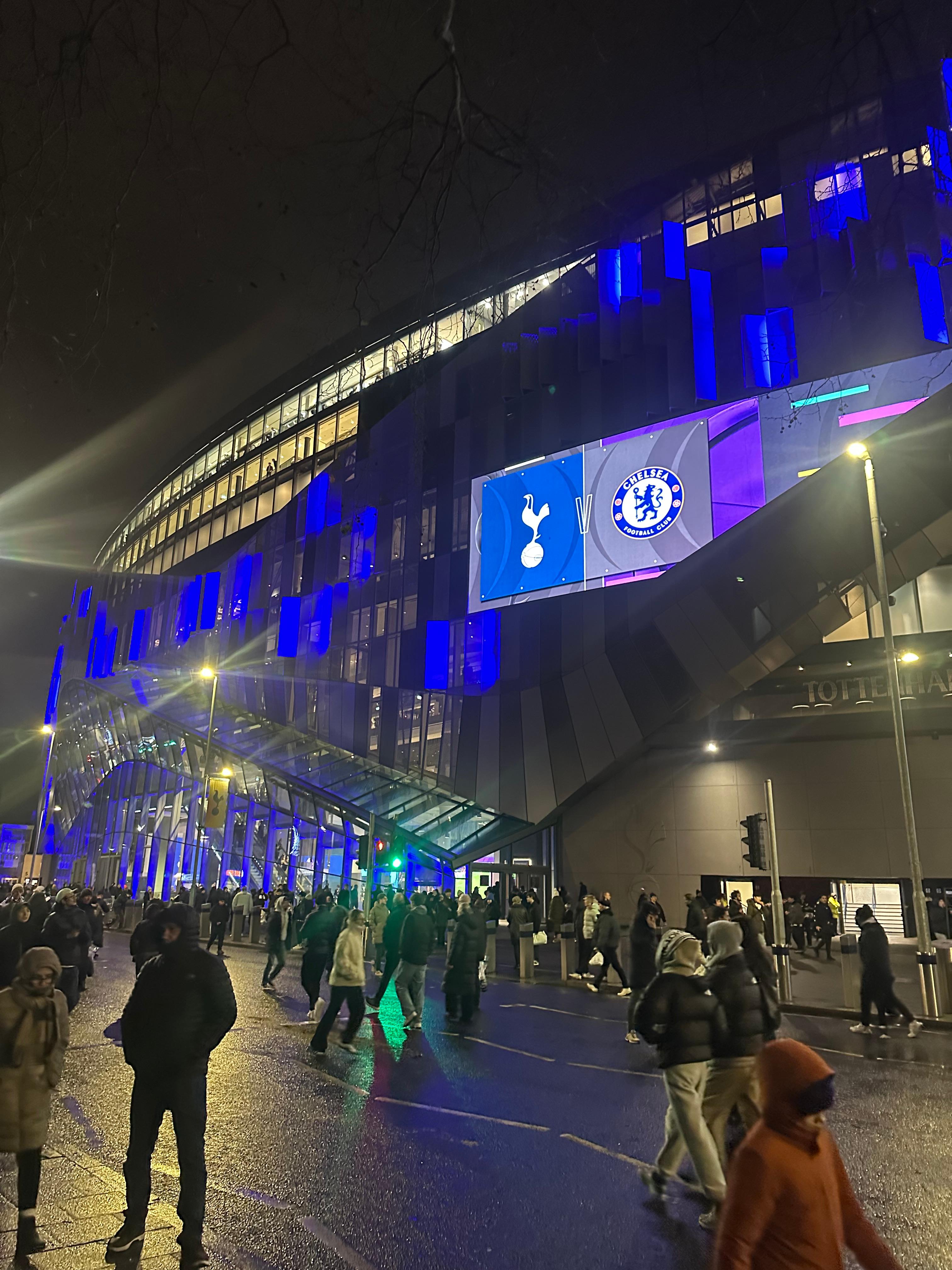 토트넘 홋스퍼 구장 야경