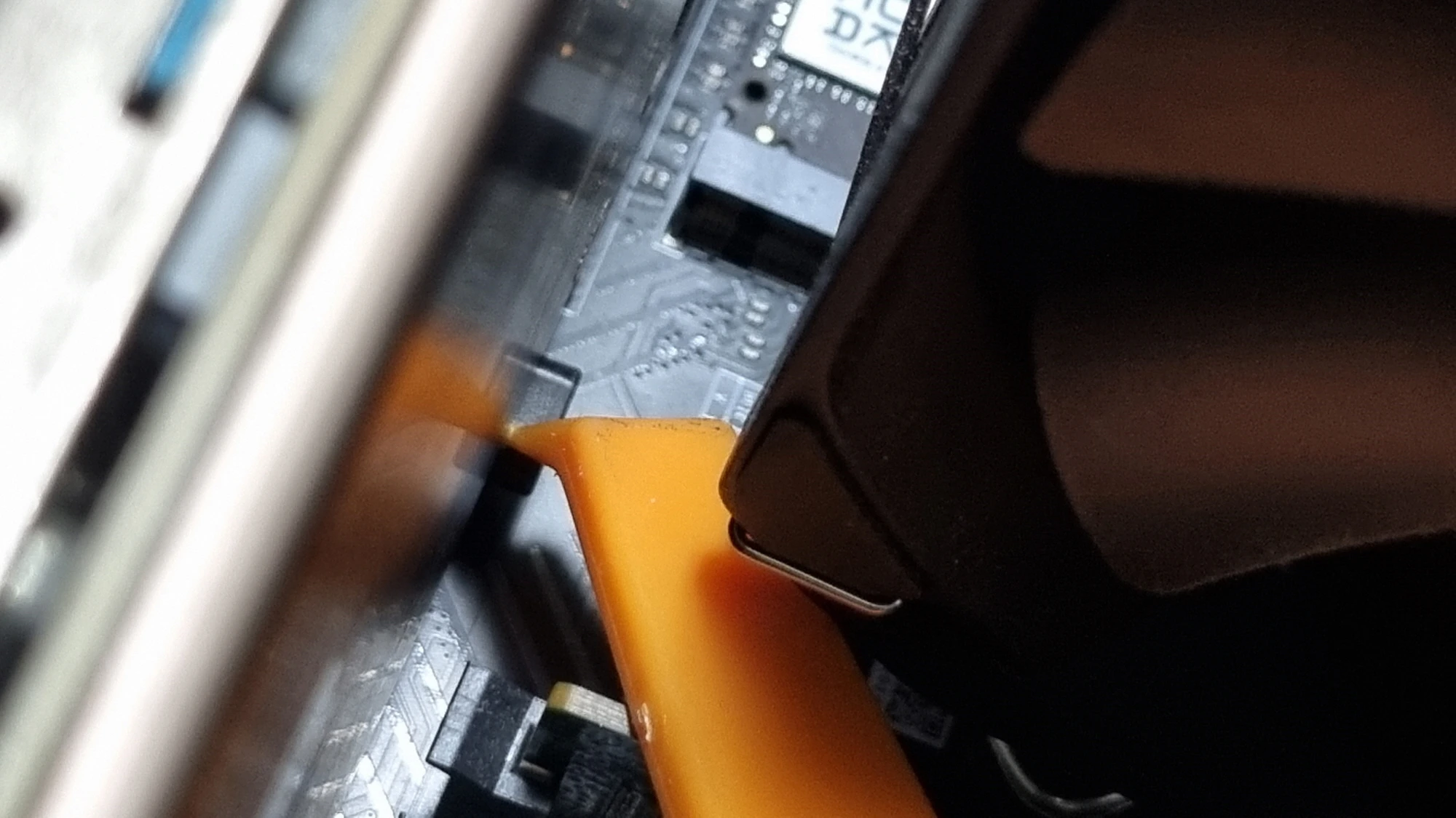 그래픽카드 안전장치 해제 모습