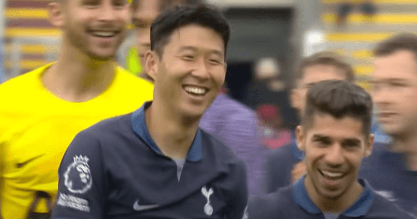 기뻐하는 손흥민