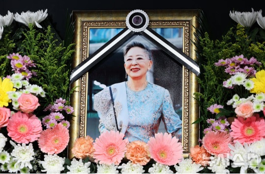 김지미 추모 공간 안내