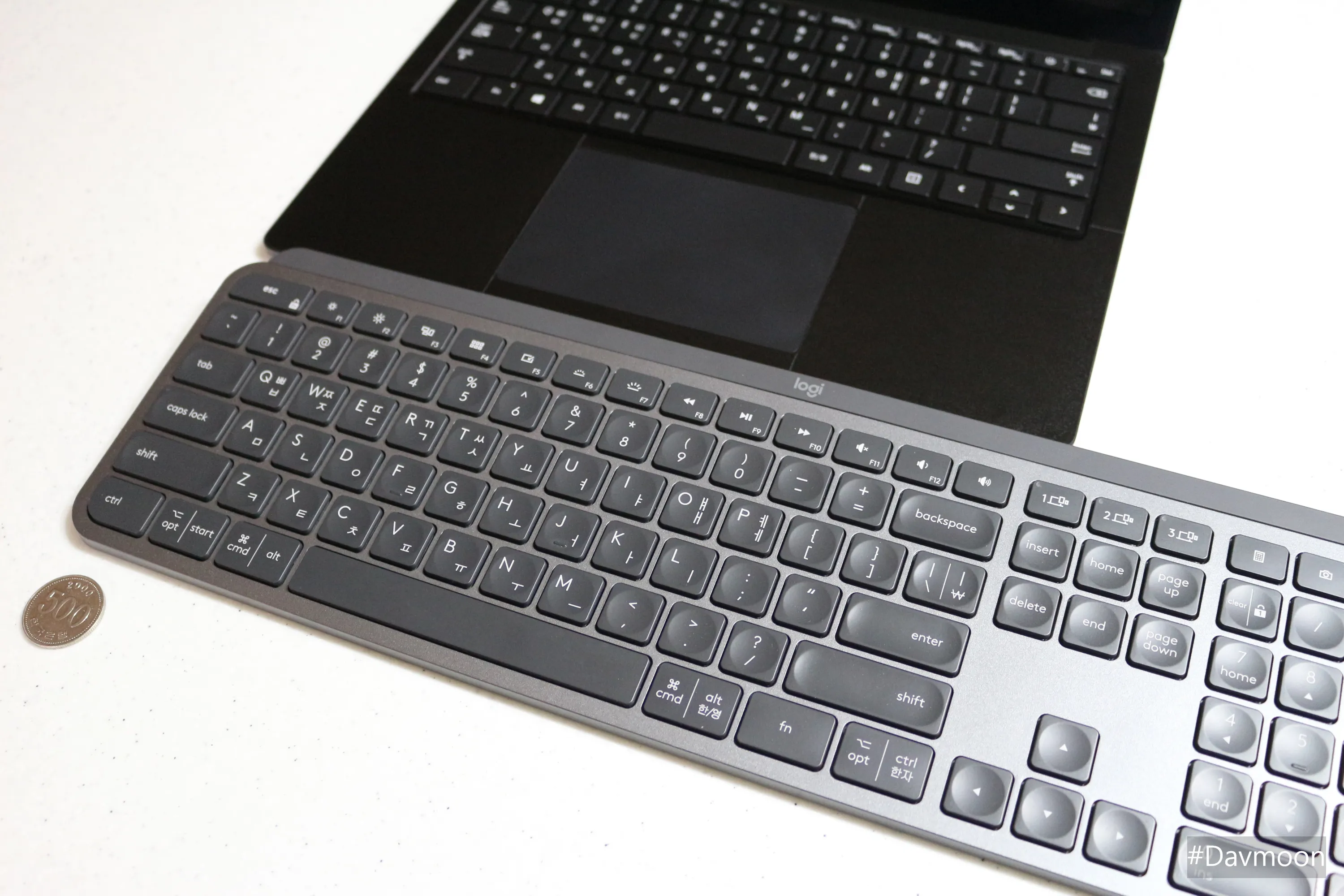 MX KEYS 500원과 노트북 크기비교