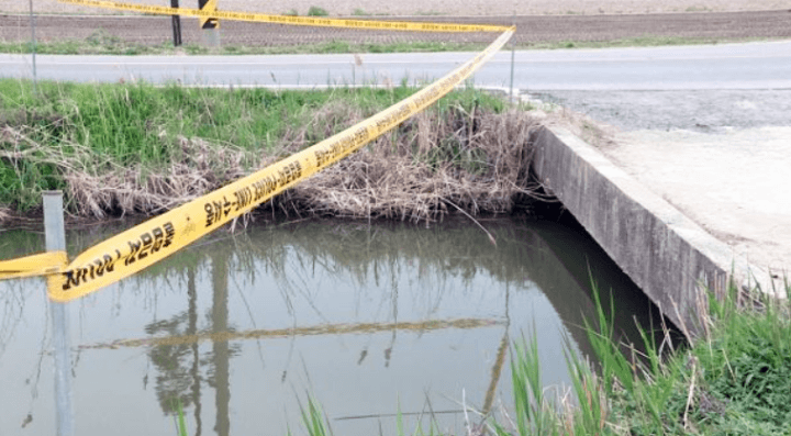 시신을-유기한-인천-강화도-농수로