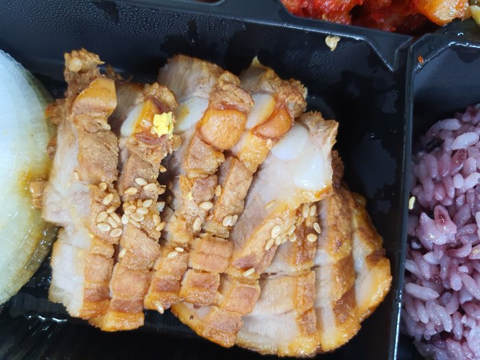 먹음직스러운-수육
