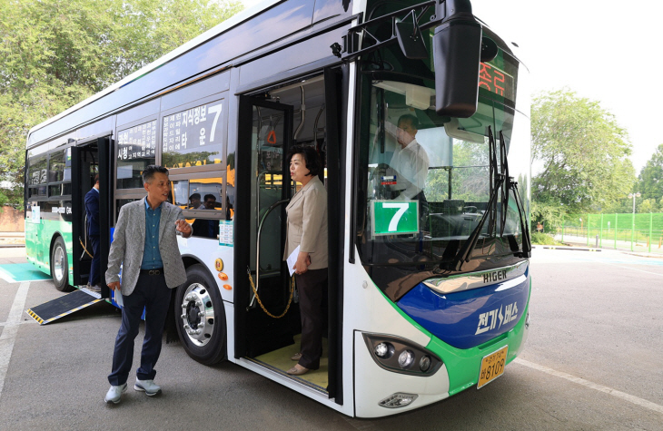 과천, 과천뉴스, 과천지정타, 과천지식정보타운, 지식정보타운, 과천시 뉴스, 소식_과천시 전기-저상버스 7대도입&hellip;올해 12대추가