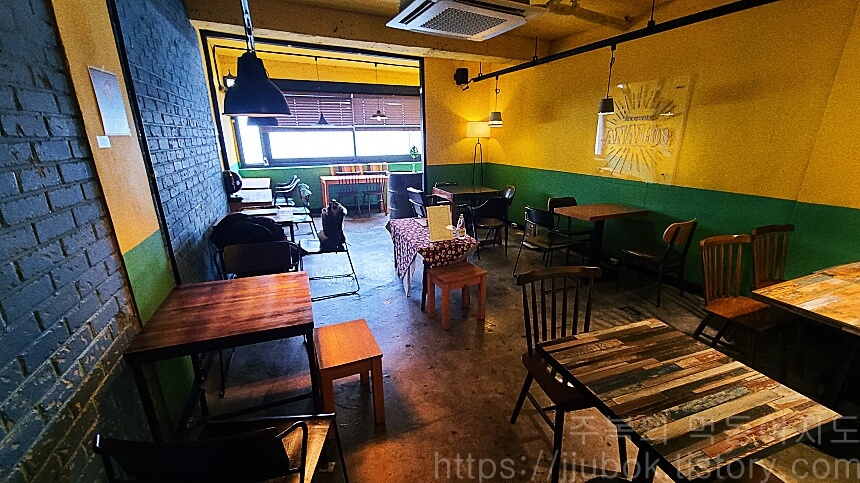 아날로그-부평점-3층-인테리어