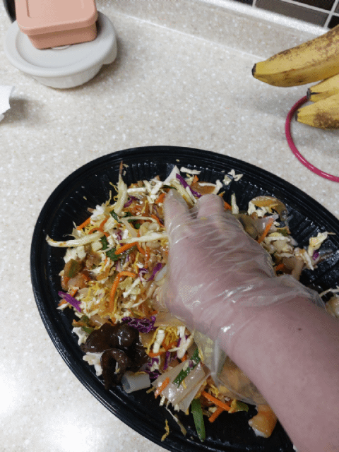 홈플러스 양장피 소스를 잘섞으려면, 비닐장갑 필수