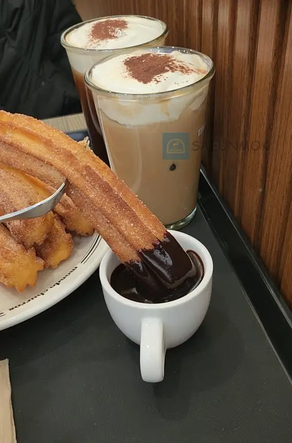 몬도-커피-츄러스-초코소스