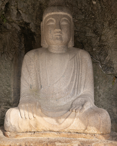 군위 삼존석굴