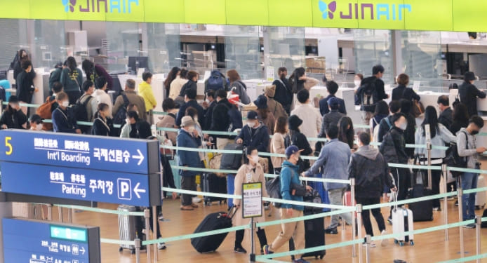 청년세대(MZ), 일본 호감도 좋다..."노재팬 폐지 등 한일관계 얼른 개선해야"