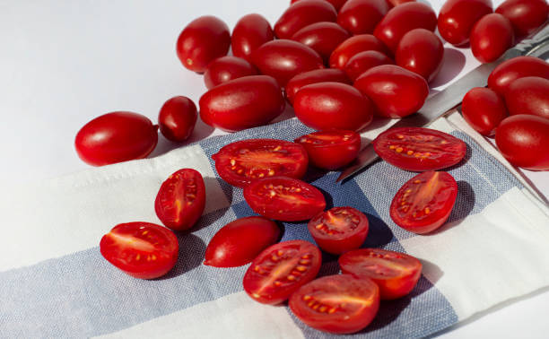 스테비아 방울토마토 효능과 부작용, 일반토마토랑 뭐가 다른 건지 차이점을 알아봤습니다. 그리고 방울토마토를 먹고 구토 증상이 있었는데 어떤 부작용이길래 구토까지 발생하는지 참고하시기 바랍니다.