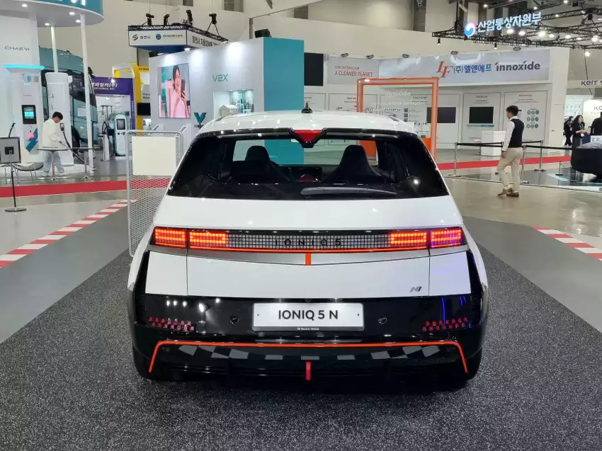 아이오닉 5 N 뒷모습입니다.