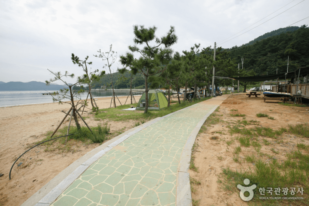 물안 해수욕장 (경남)