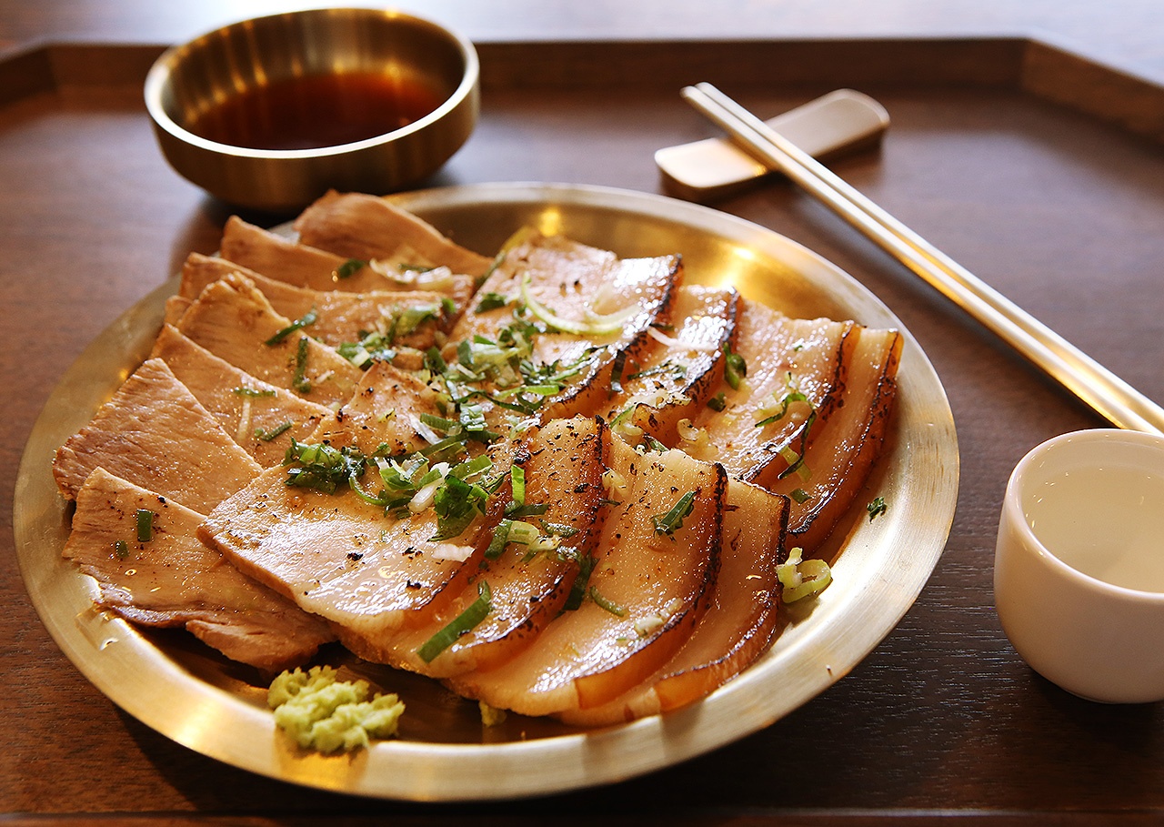 생방송투데이 돼지곰탕 경주 맛집 정보(한우물의법칙)