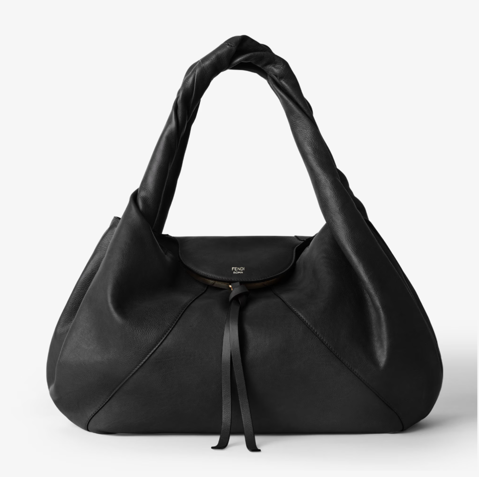 송혜교, 펜디 신상 스파이백으로 완성한 테토녀 스타일