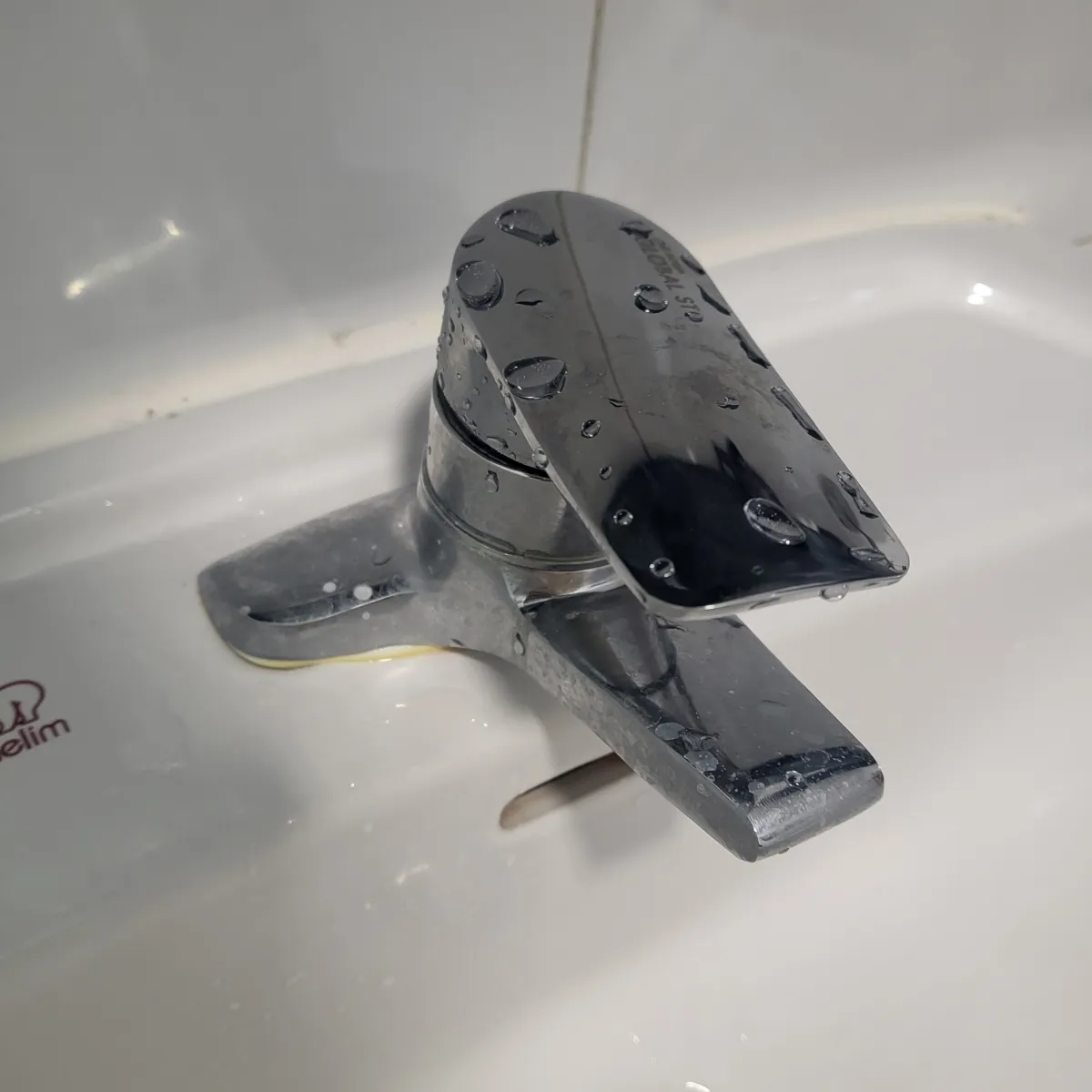 화장실-수전-청소전