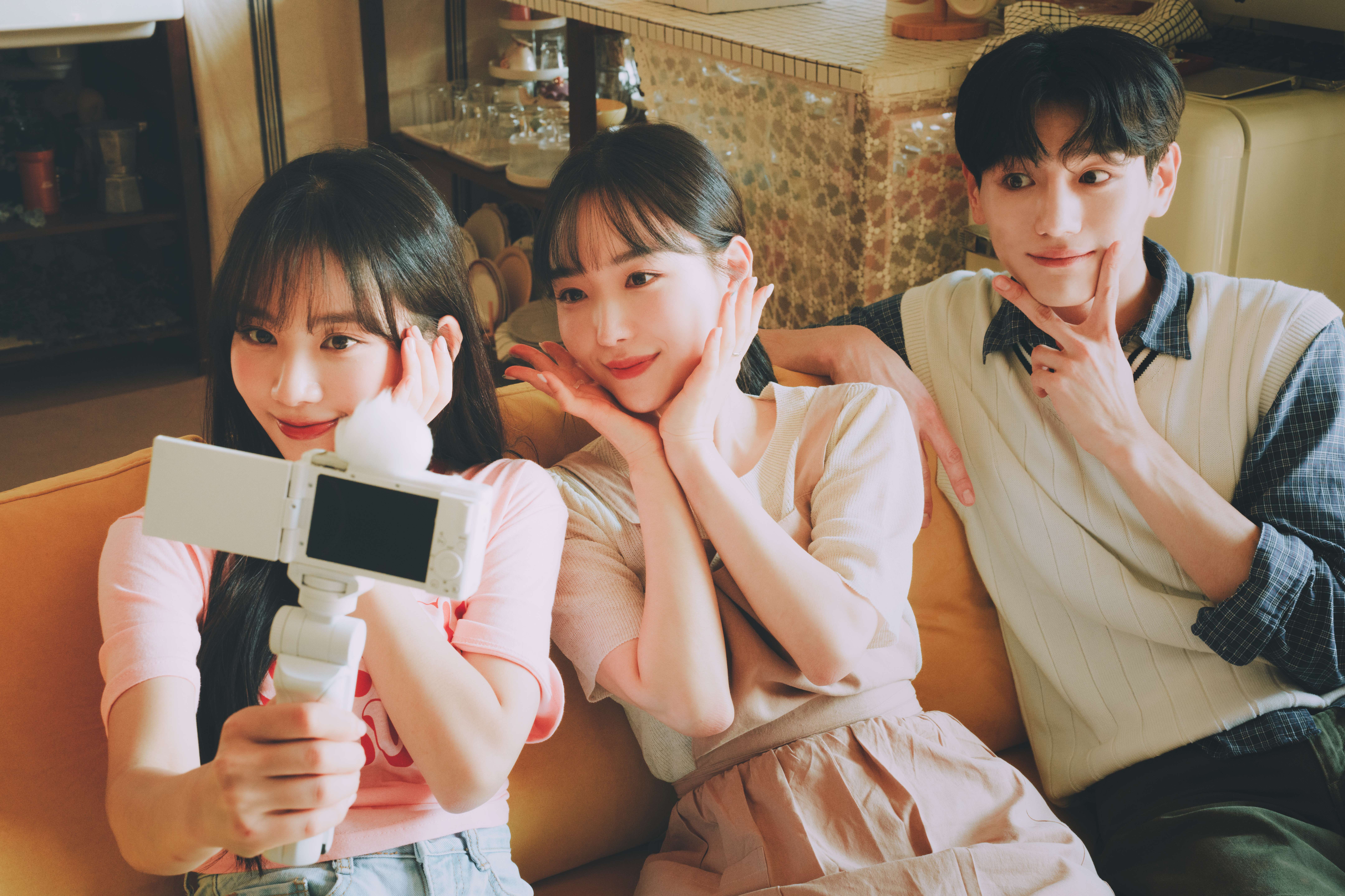 특별한 크리스마스를 추억 속에 저장하는 브이로그 카메라 ZV-1F