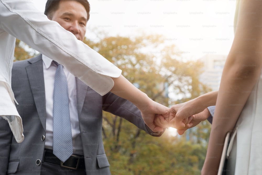 참여와 헌신 관련 이미지