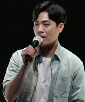 배우 이동하