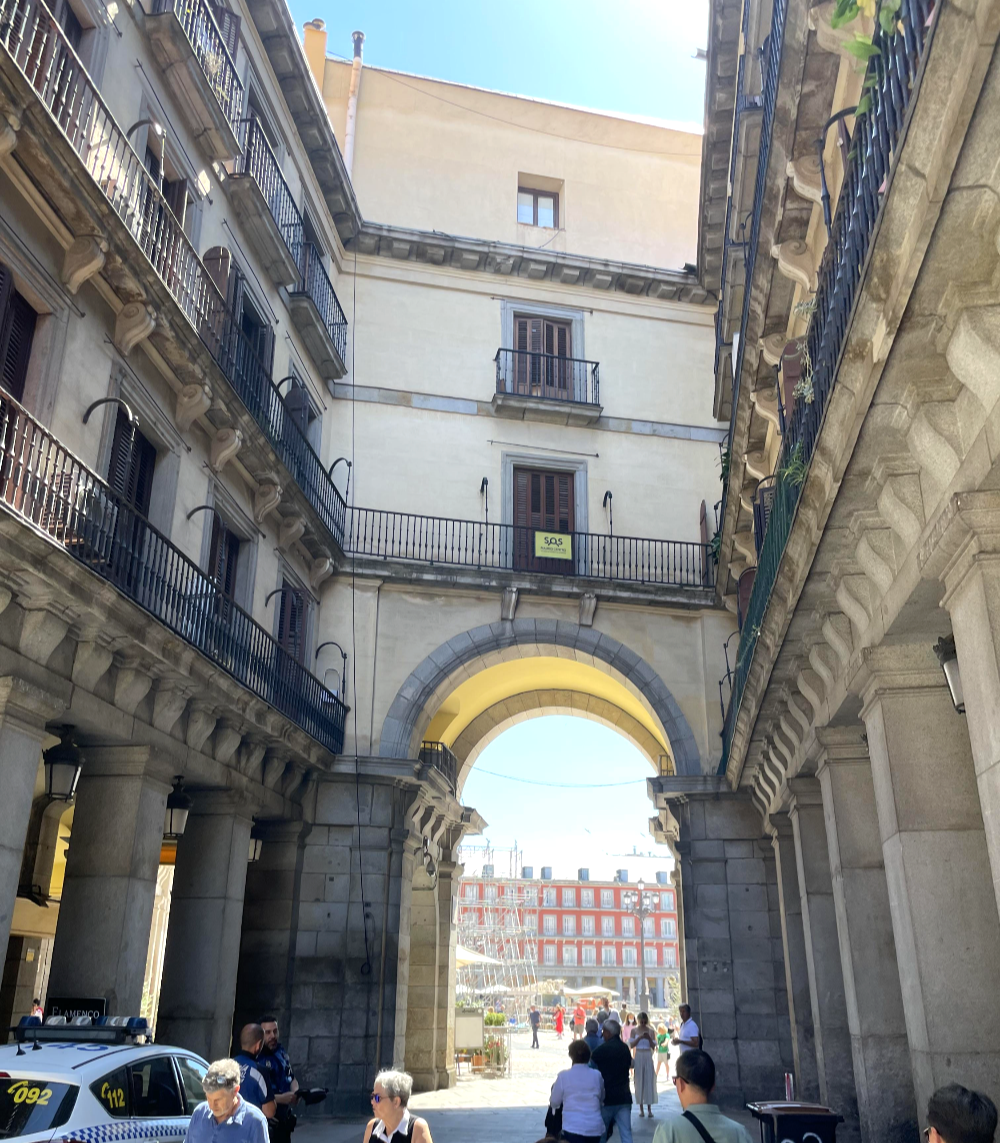 마요르 광장 아치문