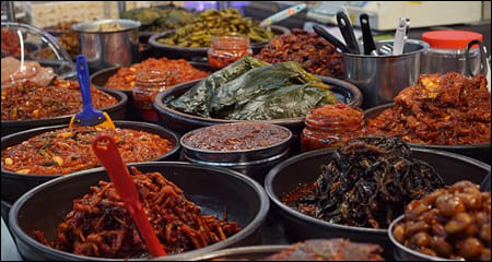 시장에서 판매하는 짱아찌류