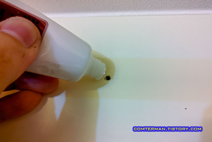 못구멍 우드 퍼티 도포