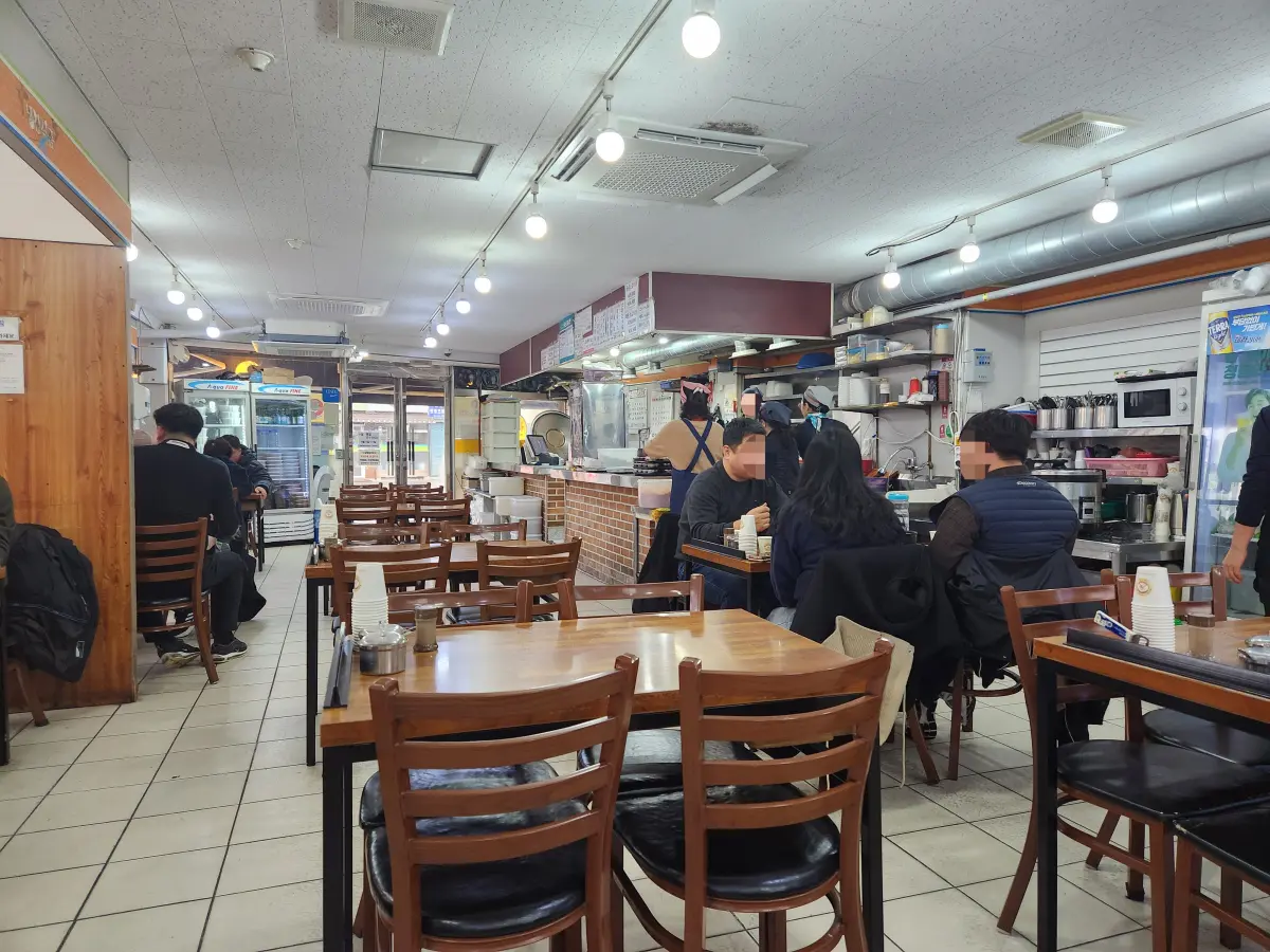 대전-성심당-근처-맛집-태평소국밥-매장-전통-국밥집-분위기