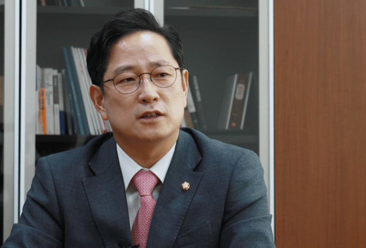 박수영의원-정장-안경