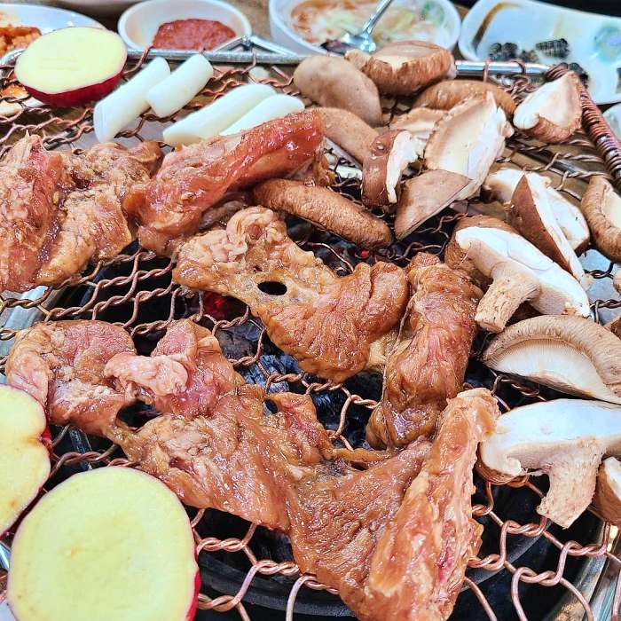 생생정보 충남 당진 한우 특수 부위 무한리필 훈제 목살 맛집