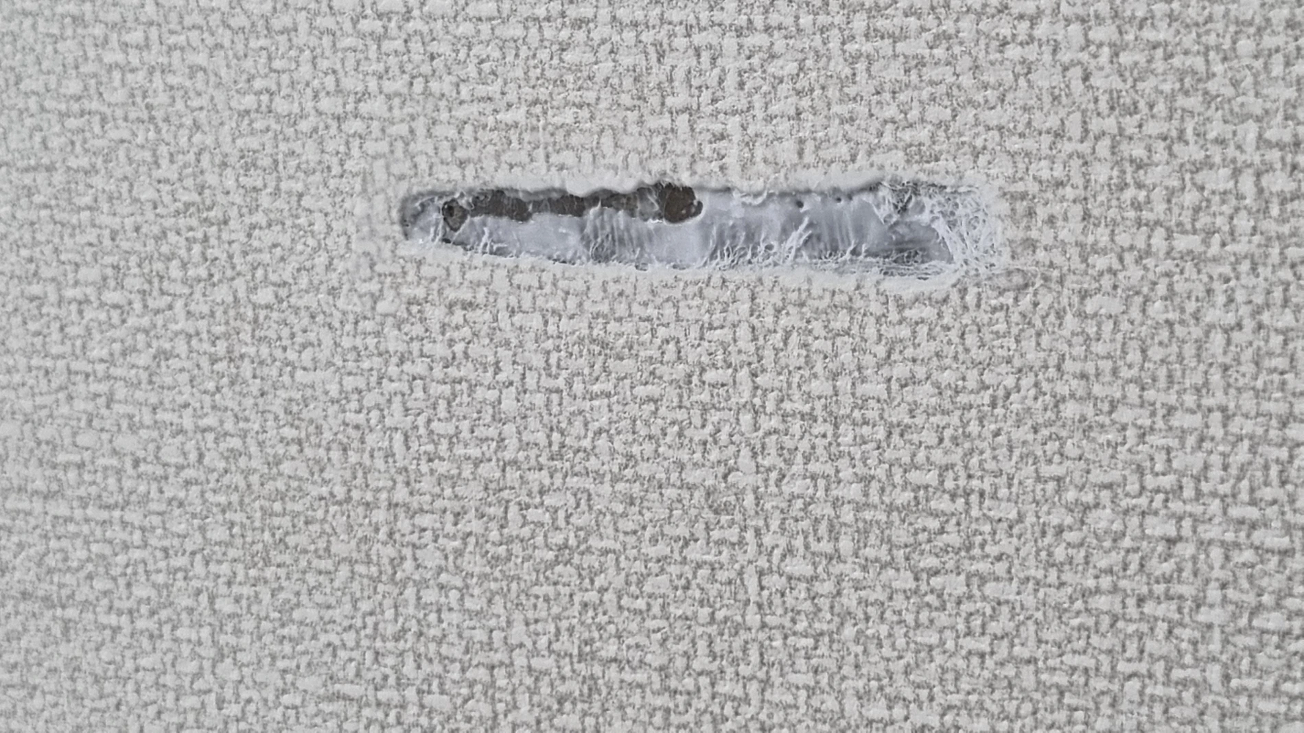 벽지 본드 바른 모습