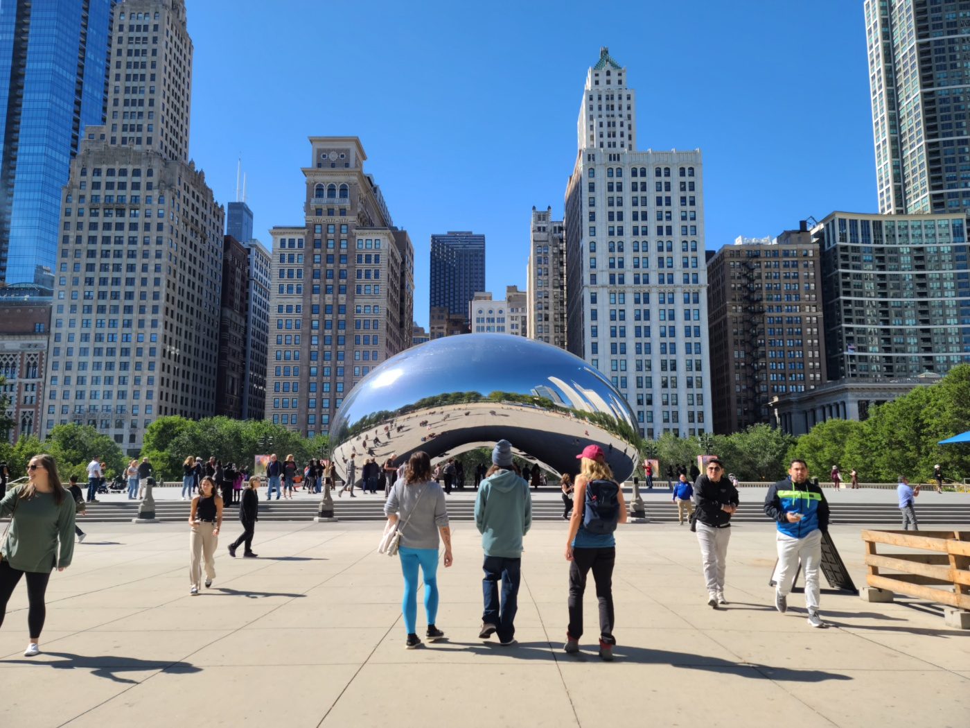 밀래니엄 파크에 있는 콩 모양의 조형물이다.