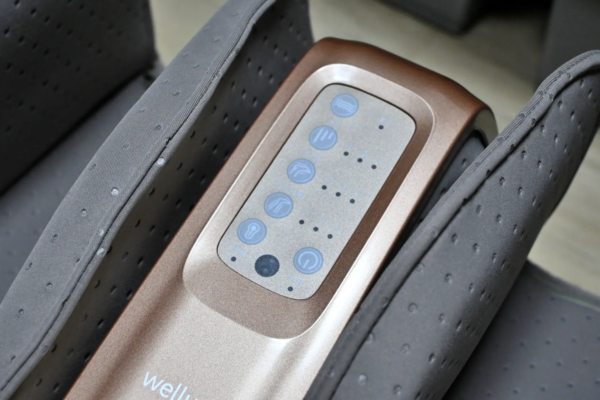 웰모아 웰러쉬 다리마사지기 HCW-60S 어떤 자세에서도 마사지 가능 사진8