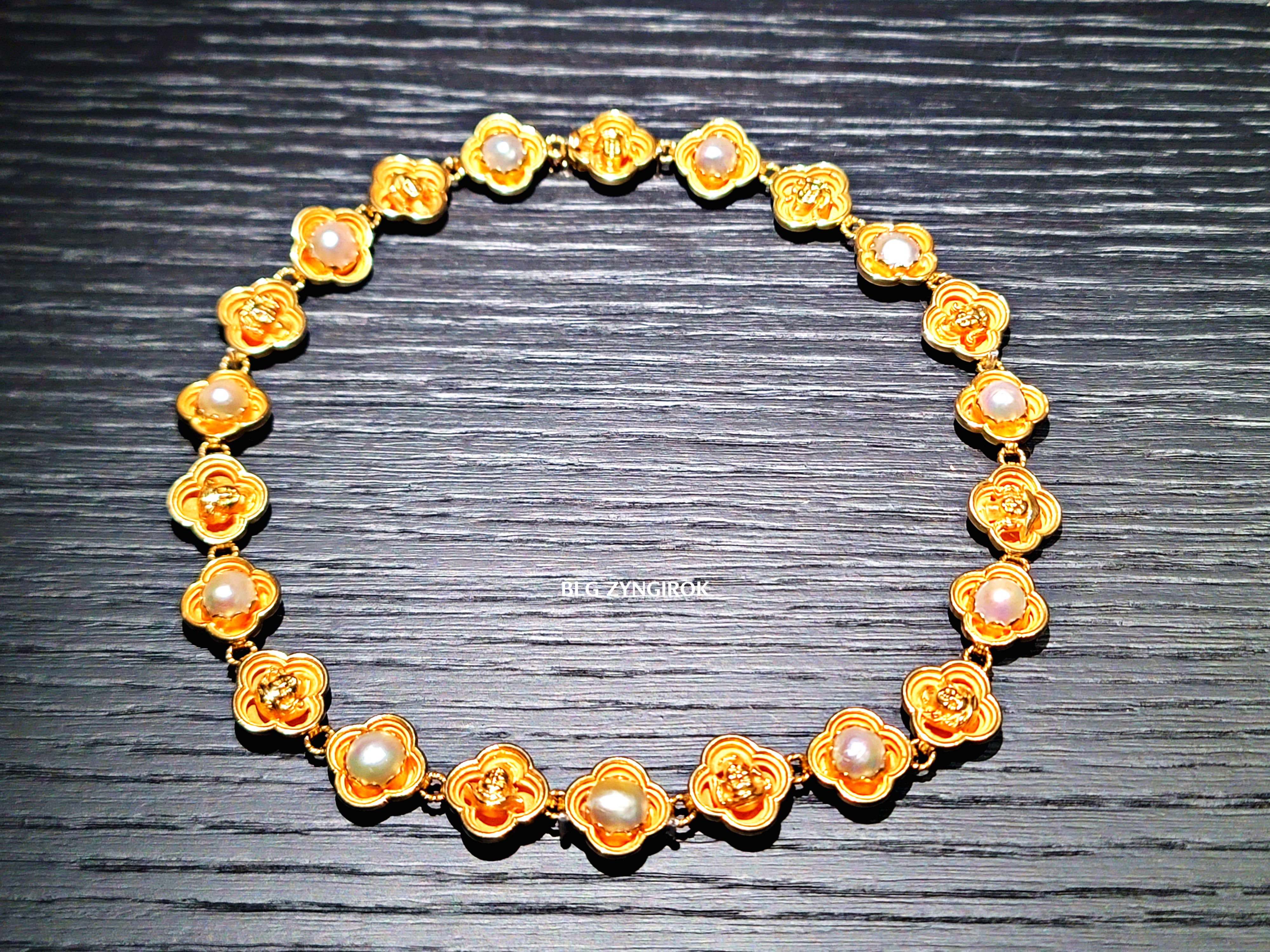 롯데타워 - 롯데뮤지엄 고혹의 보석 매혹의 시간 - 17에서 18세기 전시품 모습이다.