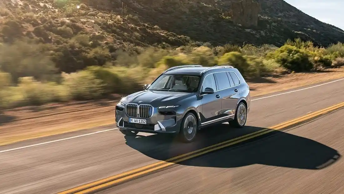 BMW X7 M50i 가격 실구매가 모의견적 제원 옵션 카탈로그 가격표 디자인 실내 트렁크 색상 총정리